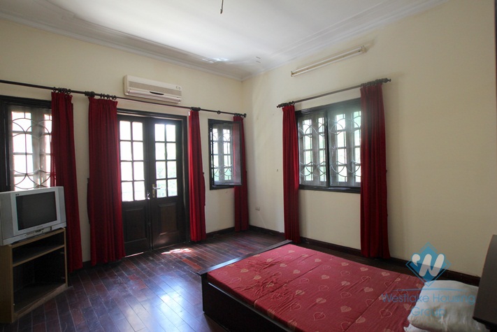 04 bedroom house with cheap price available for rent in Tay Ho district, Hanoi